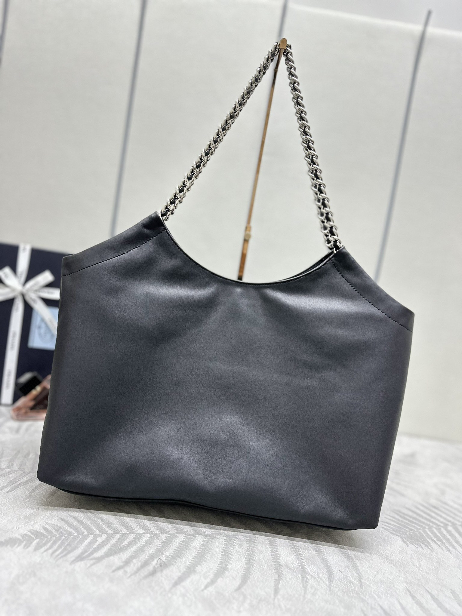 プラダ「Prada」ヴィンテージ ラージトートバッグ