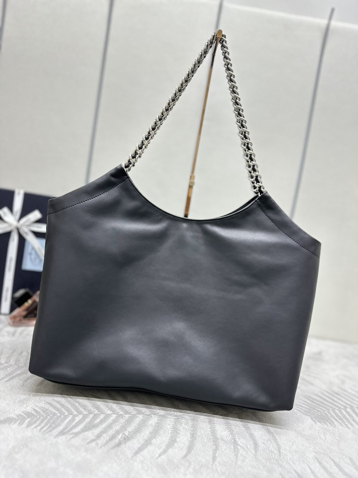 プラダ「Prada」ヴィンテージ ラージトートバッグ