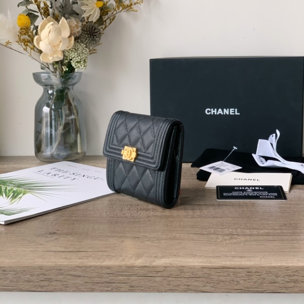 シャネル「Chanel」  Le Boy ショートウォレット