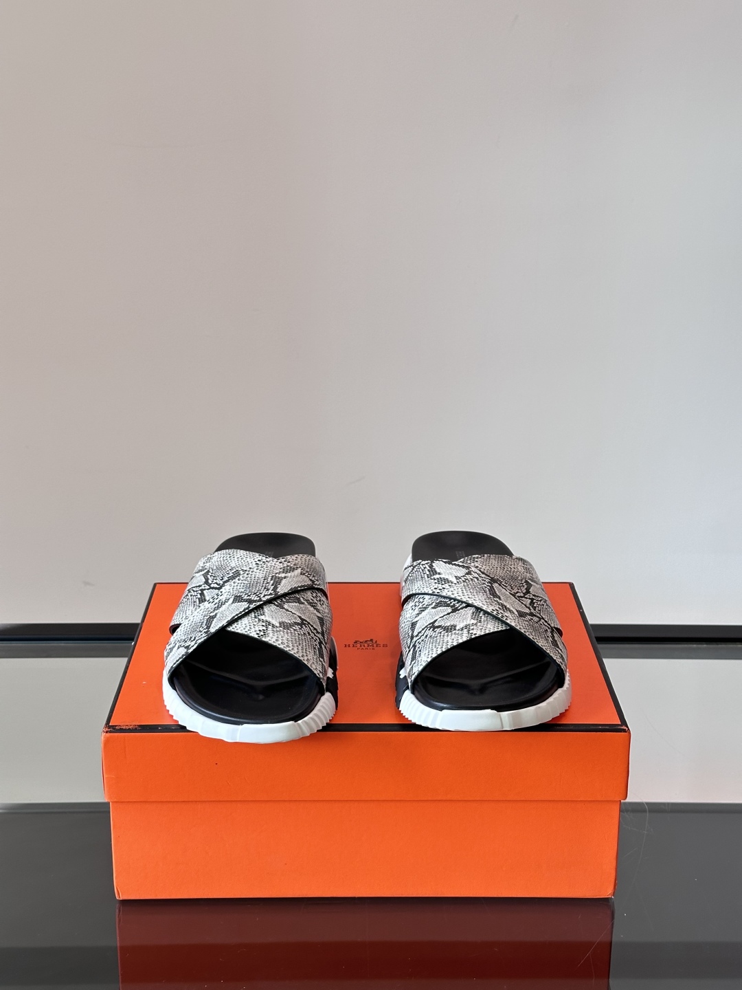 エルメス［Hermès］ モルド大底 メンズサンダル