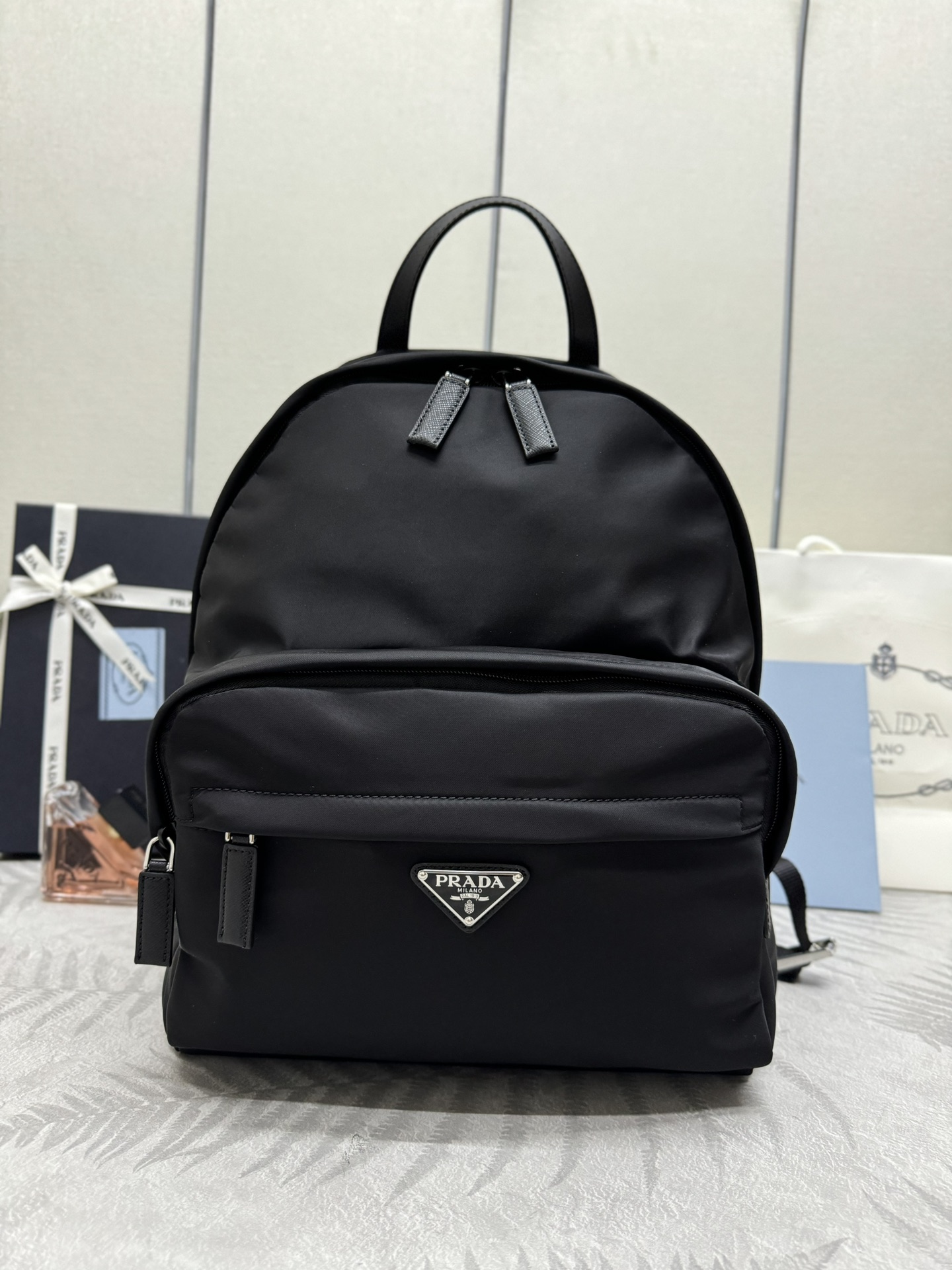 プラダ「Prada」 サフィアーノ＆ナイロン バックパック