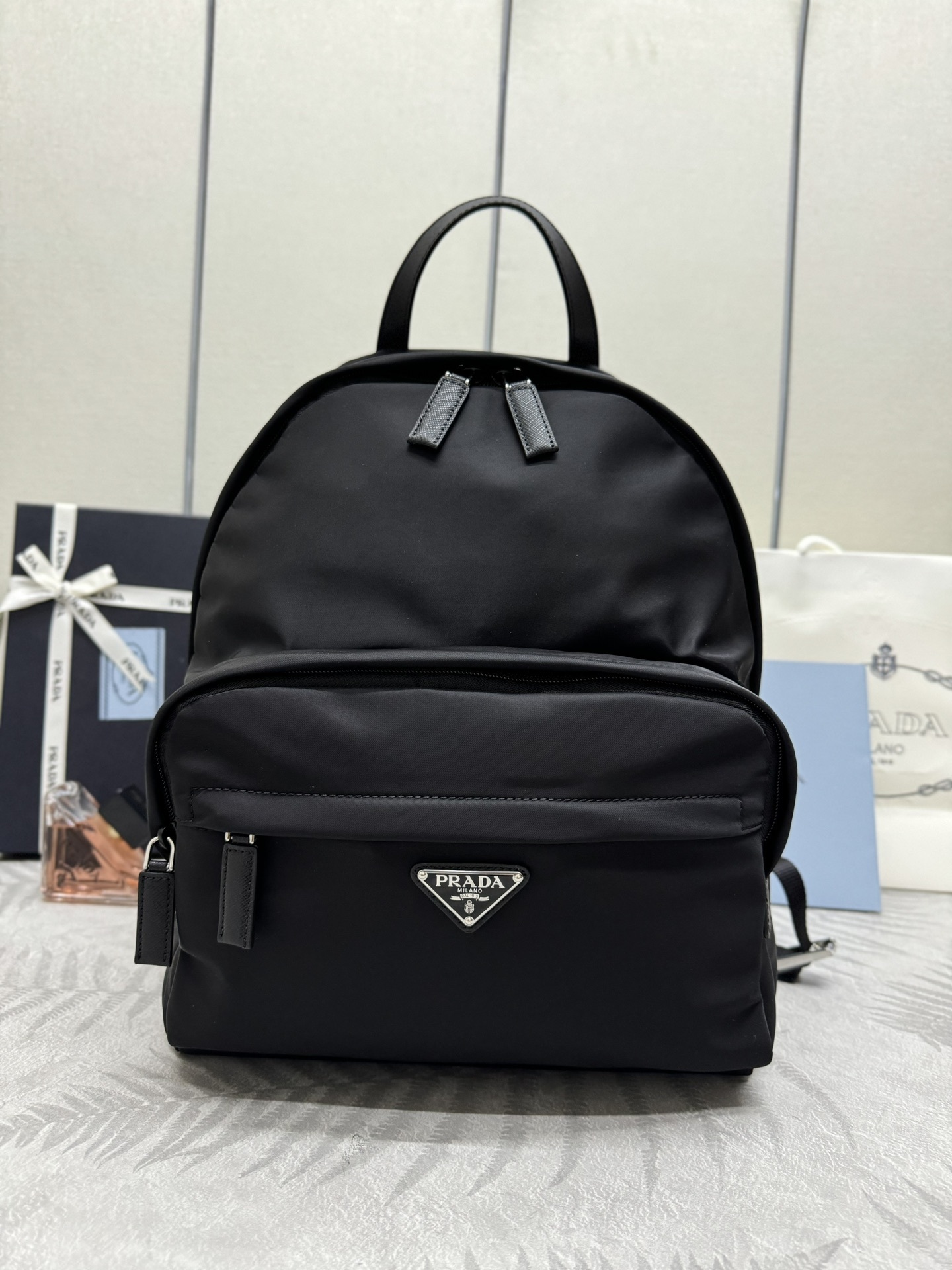 プラダ「Prada」 サフィアーノ＆ナイロン バックパック