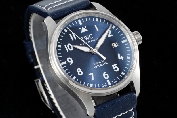 アイ・ダブリュー・シー「IWC」ベルト付き腕時計40mm