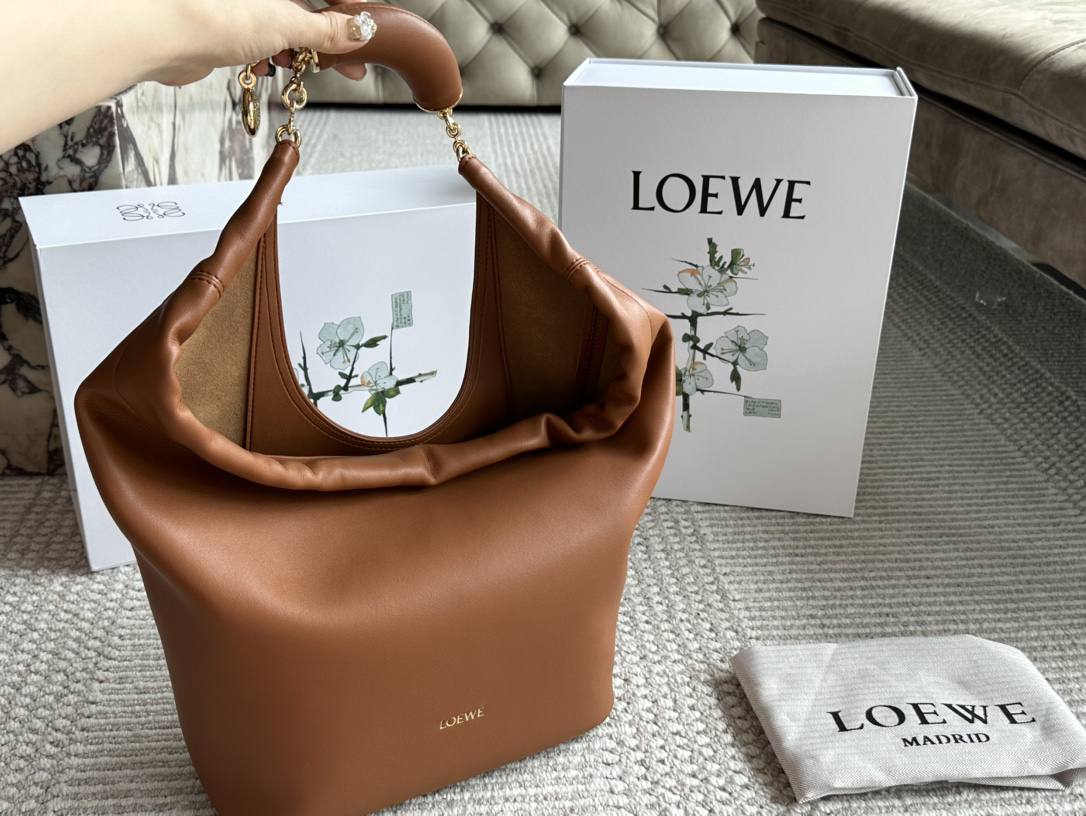 ロエベ「Loewe」Squeeze レザー ハンドバッグ