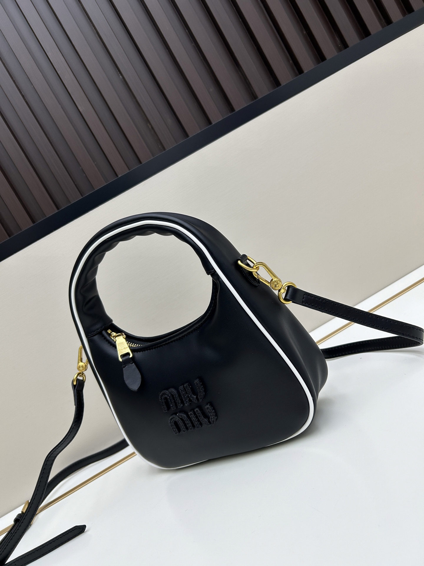 ミュウミュウ「Miu Miu」カラーブロック アンダーアームバッグ