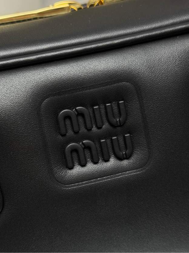 ミュウミュウ「Miu Miu」Arcadie ボウリングハンドバッグ