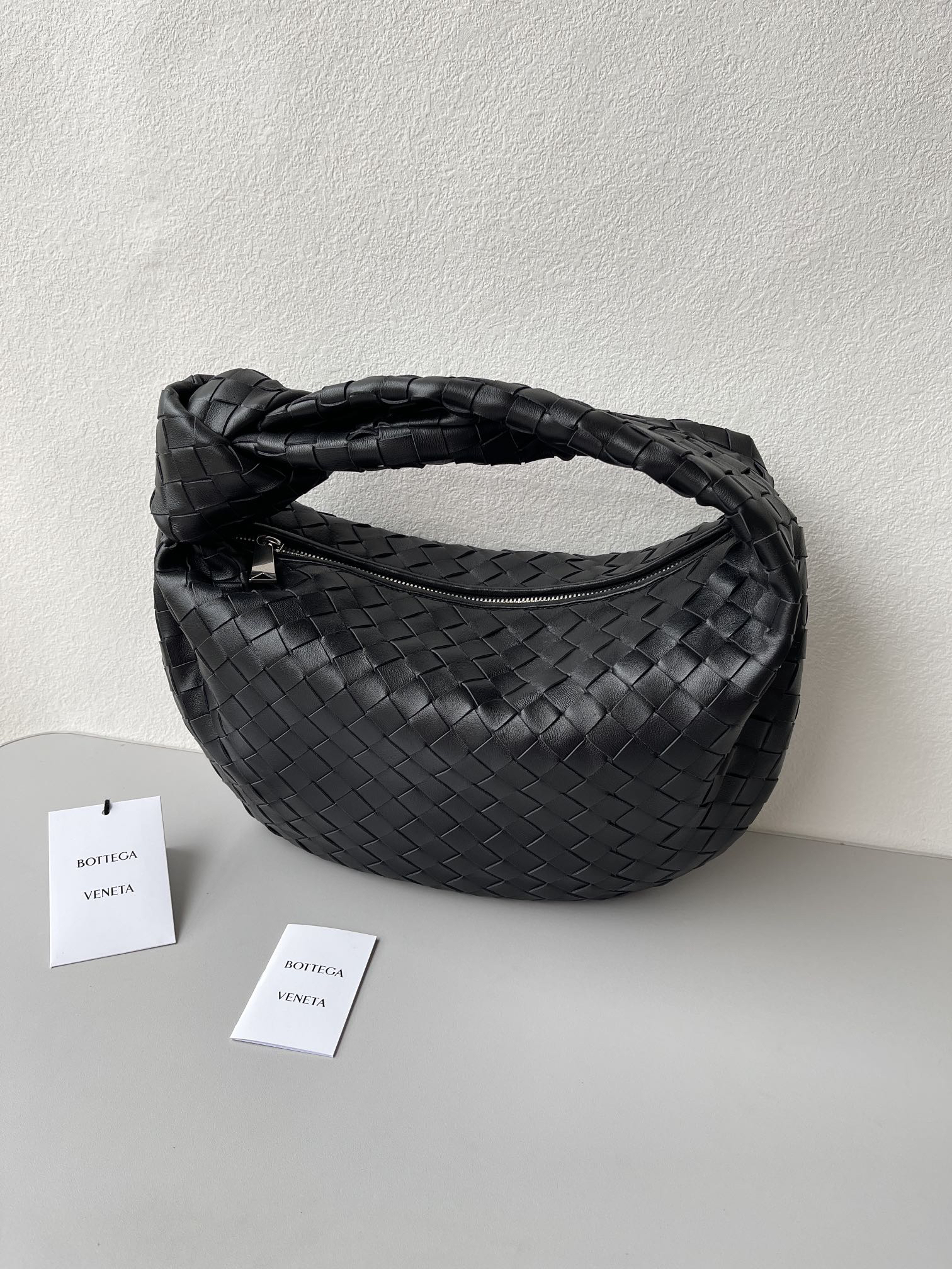 ボッテガ・ヴェネタ「Bottega Veneta」ジョディ ミディアム ショルダーバッグ