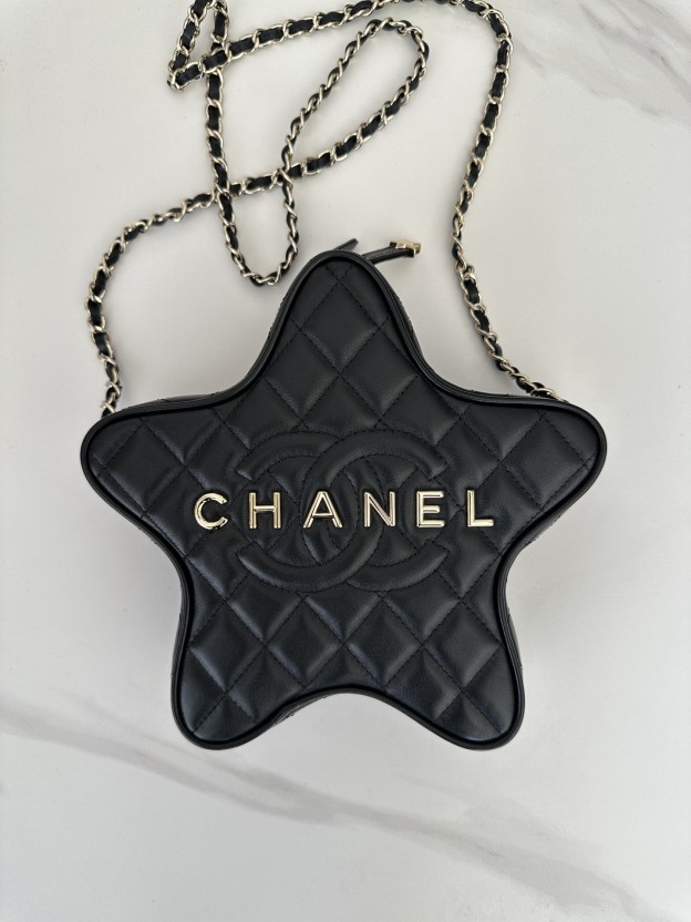 シャネル「Chanel」クラシック フラップ 菱目縫い ショルダーバッグ