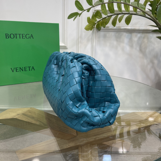 ボッテガ・ヴェネタ「Bottega Veneta」 パウチ ラージクラッチバッグ