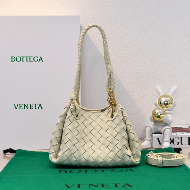ボッテガ・ヴェネタ「Bottega Veneta」アンディアモ パラシュート マルチバッグ