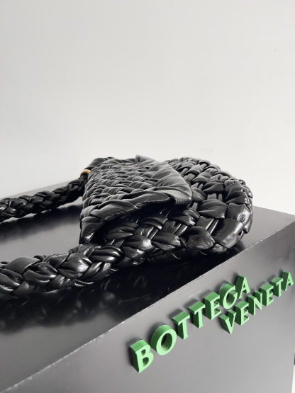 ボッテガ・ヴェネタ「Bottega Veneta」 カリメロ チッタ ノットバッグ