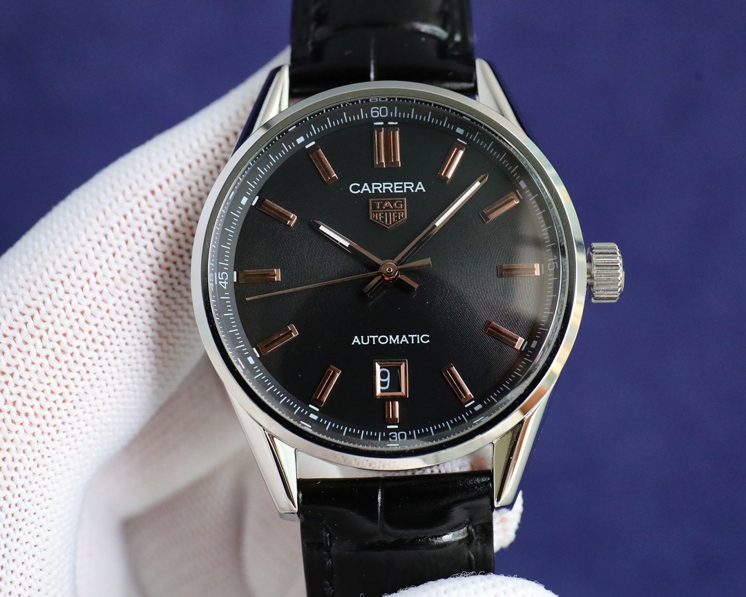 タグ・ホイヤー「TAG Heuer」 カレラ クロノグラフ カレンダー メンズウォッチ40MM