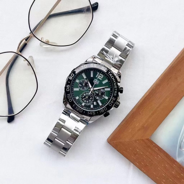 タグ・ホイヤー「TAG Heuer」フォーミュラ1 クロノグラフ クォーツ メンズウォッチ40MM