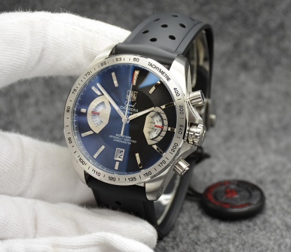 タグ・ホイヤー「TAG Heuer」クラシック メンズウォッチ40MM