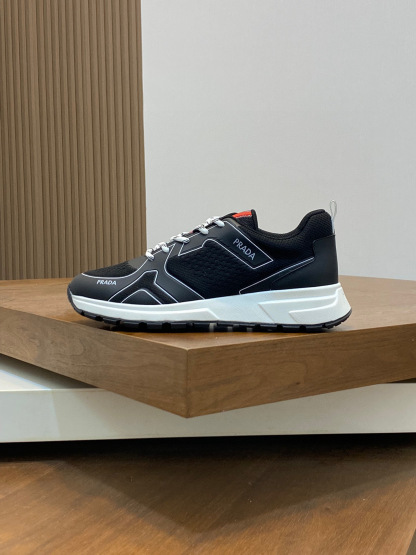 プラダ［Prada］Downtown レザースニーカー