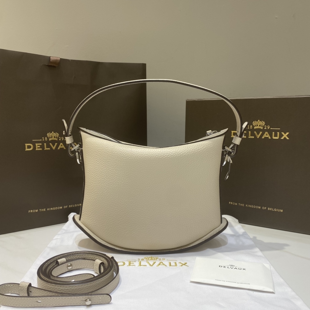 デルヴォー「Delvaux」ショルダーバッグ