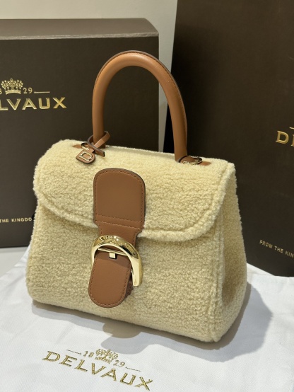 デルヴォー「Delvaux」 Petit Teddy ショルダーバッグ