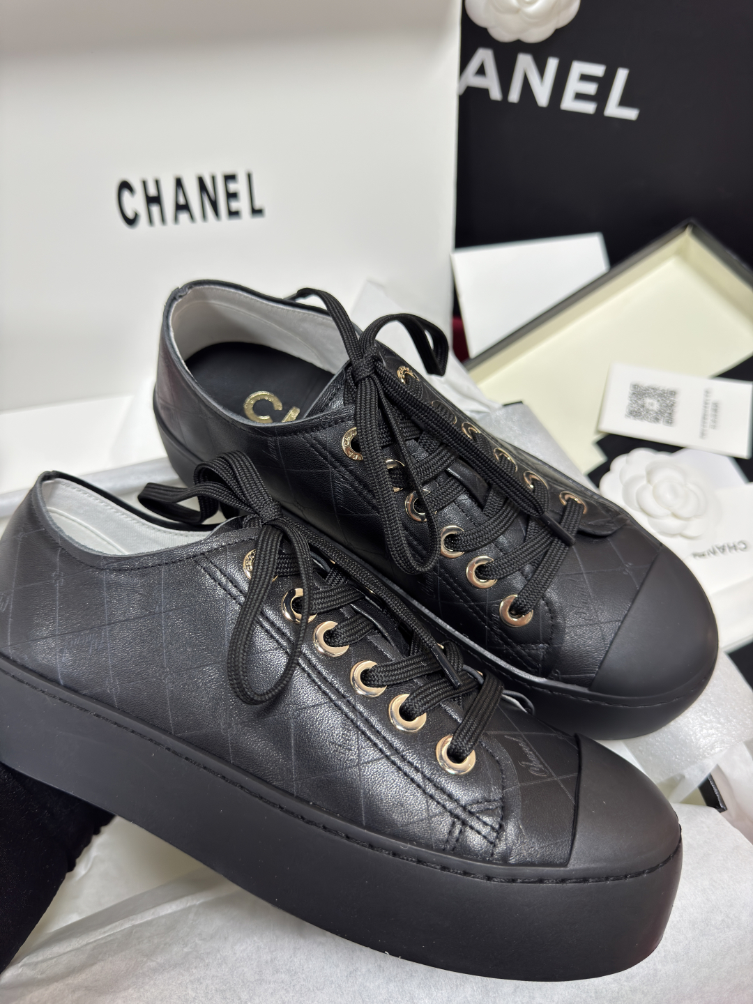 シャネル［Chanel］25P ラムレザー ロウカット プレミアムスニーカー