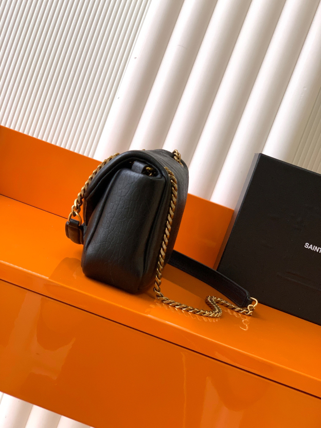 サンローラン「Saint Laurent」カリプソ ミディアム（グレインラムスキン）