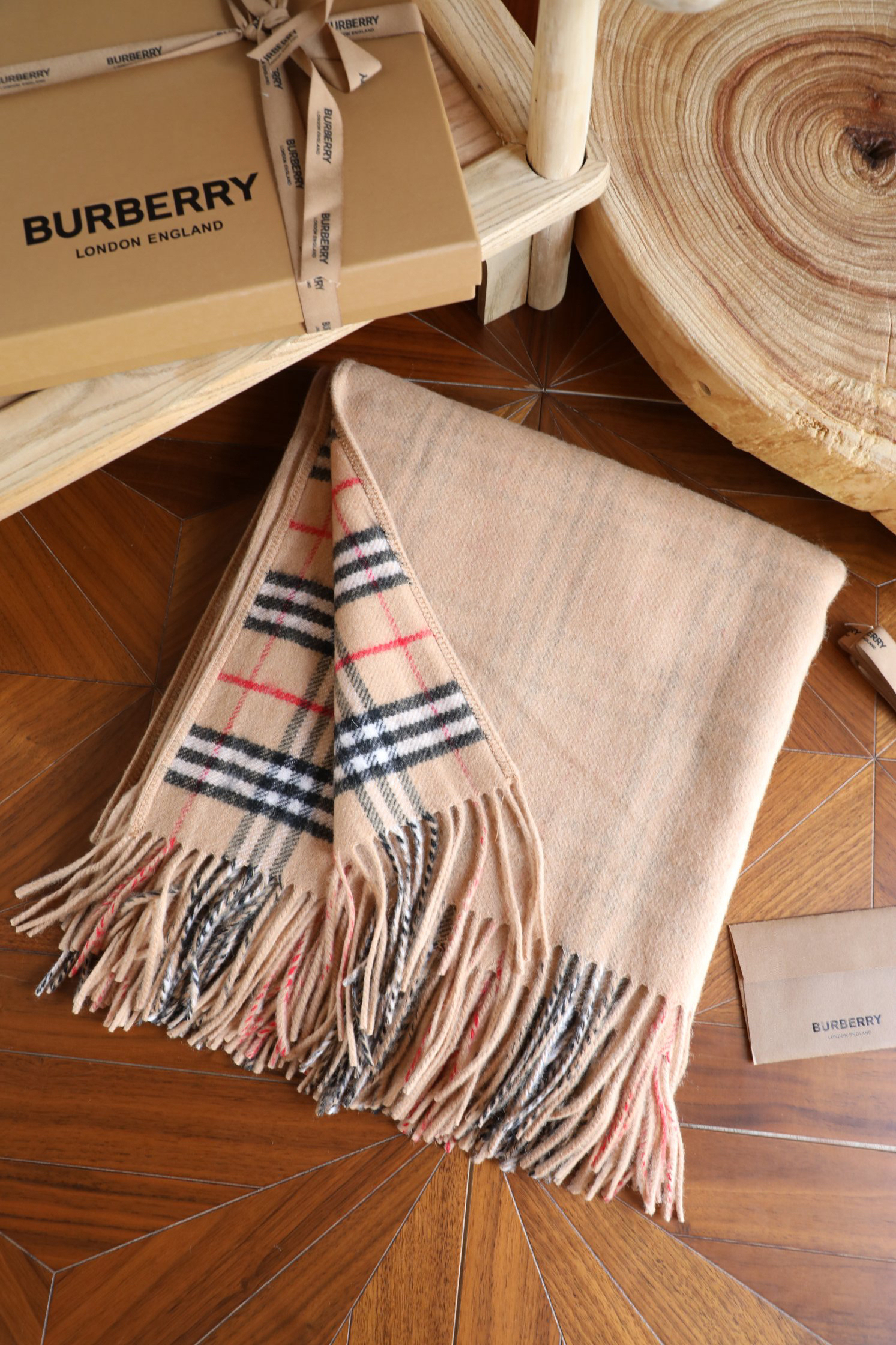 バーバリー「Burberry」リバーシブル チェック ウール ケープ