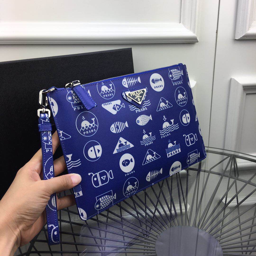 プラダ「Prada」サフィアーノレザー ハンドクラッチ