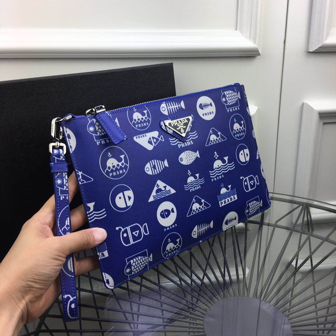 プラダ「Prada」サフィアーノレザー ハンドクラッチ