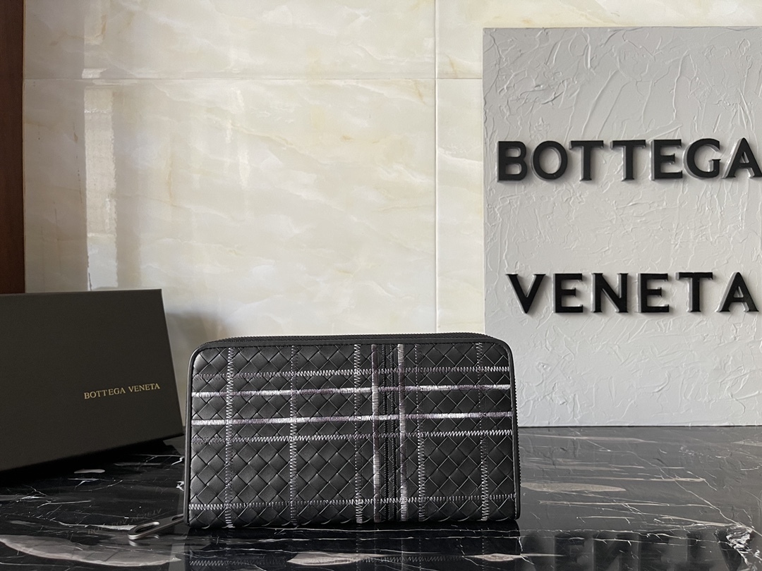 ボッテガ・ヴェネタ「Bottega Veneta」イントレチャート ザッパー ウォレット