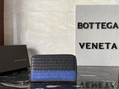 ボッテガ・ヴェネタ「Bottega Veneta」イントレチャート ザッパー ウォレット