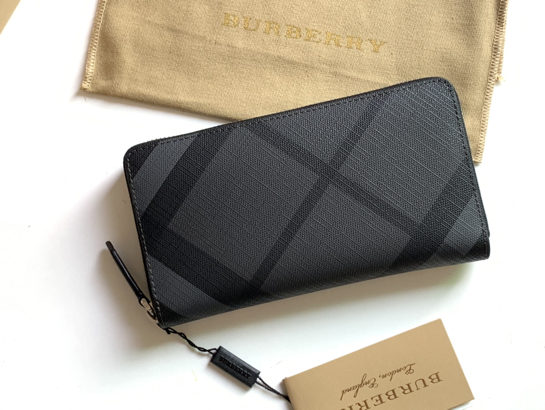 バーバリー「Burberry」ロンドン チェーン ジップ ウォレット