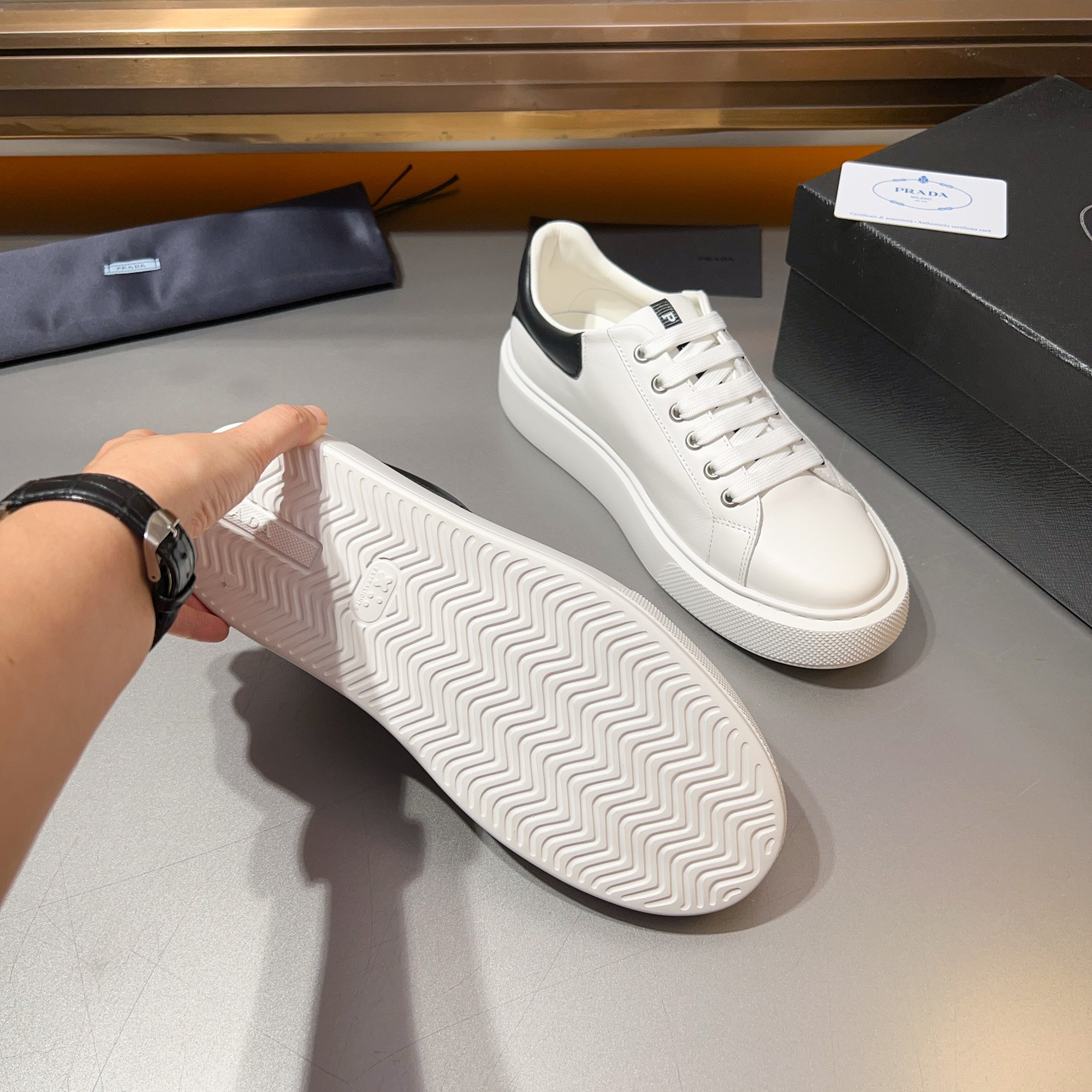 プラダ［Prada］ Cloudbust スニーカー（メンズ）