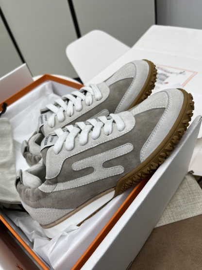 エルメス［Hermès］ミリタリートレーニングシューズ