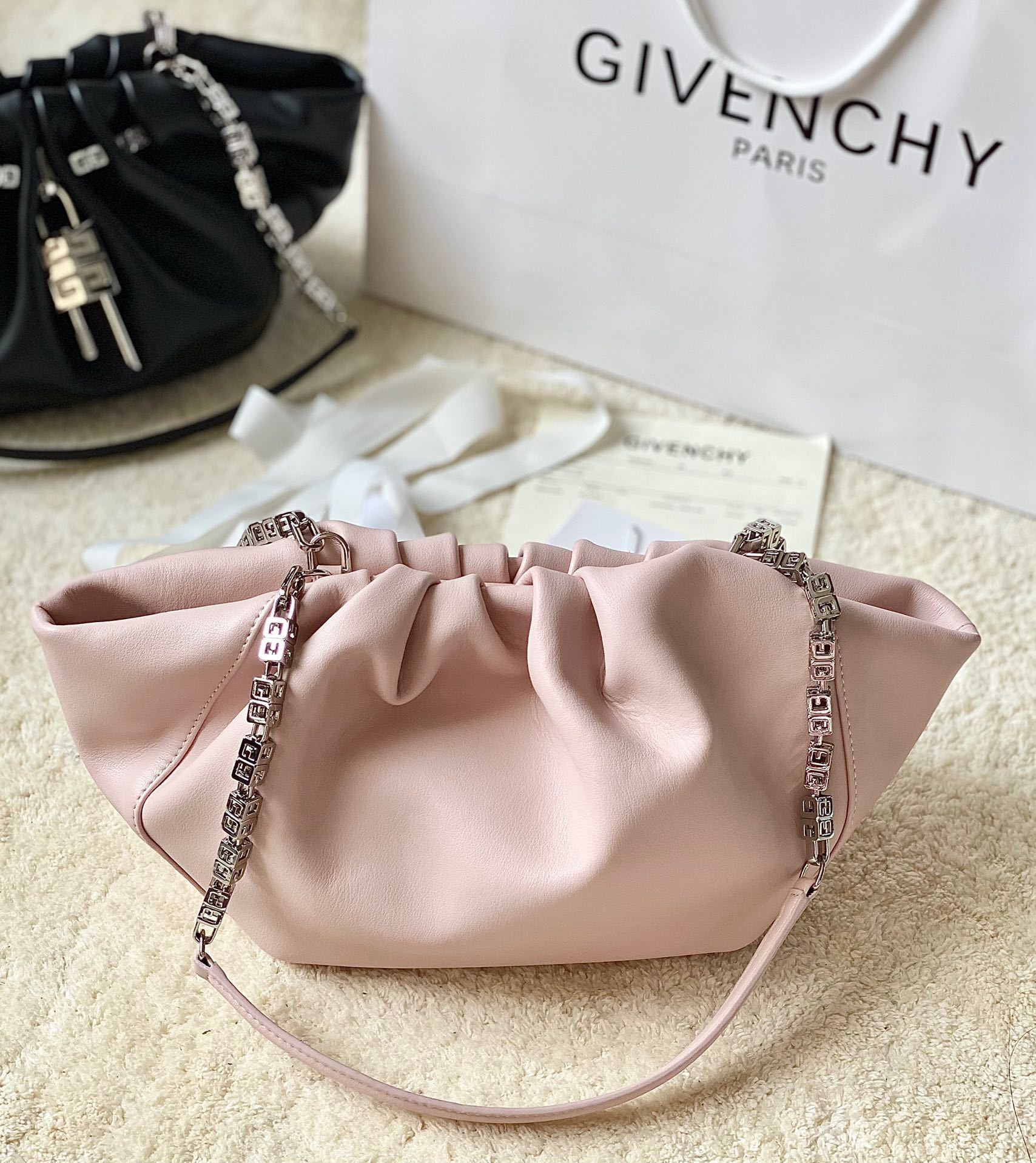 ジバンシィ「Givenchy」ミニケニー ハンドバッグ