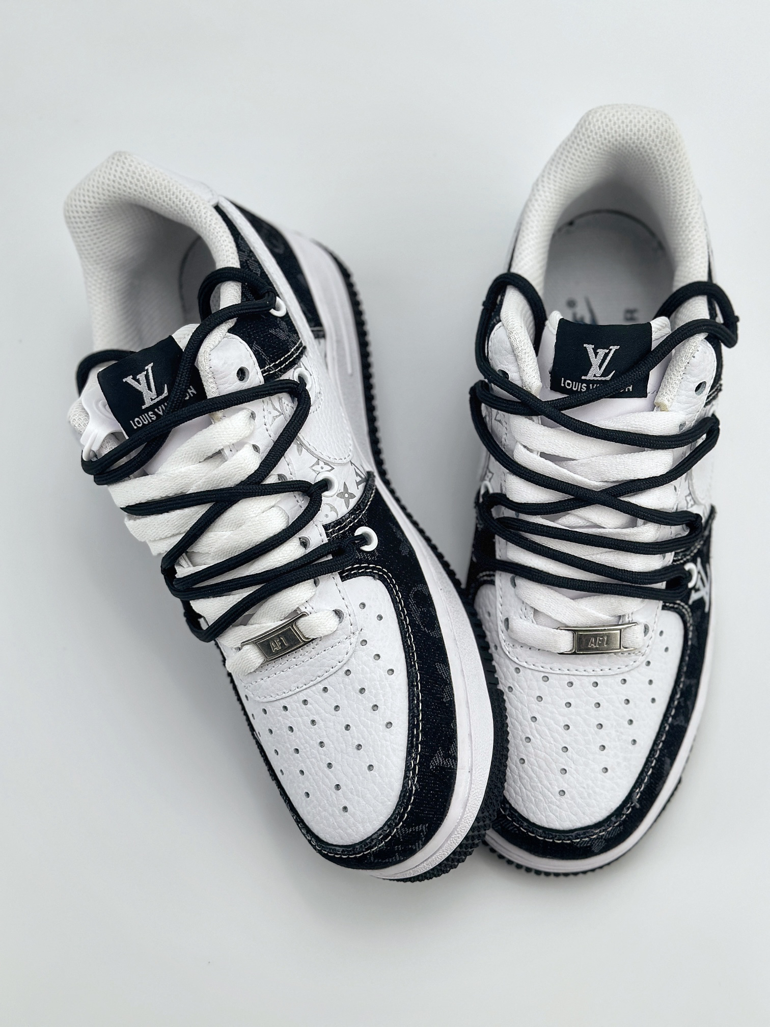 「コラボモデル」Louis Vuitton x Nike Air Force 1 Low スニーカー