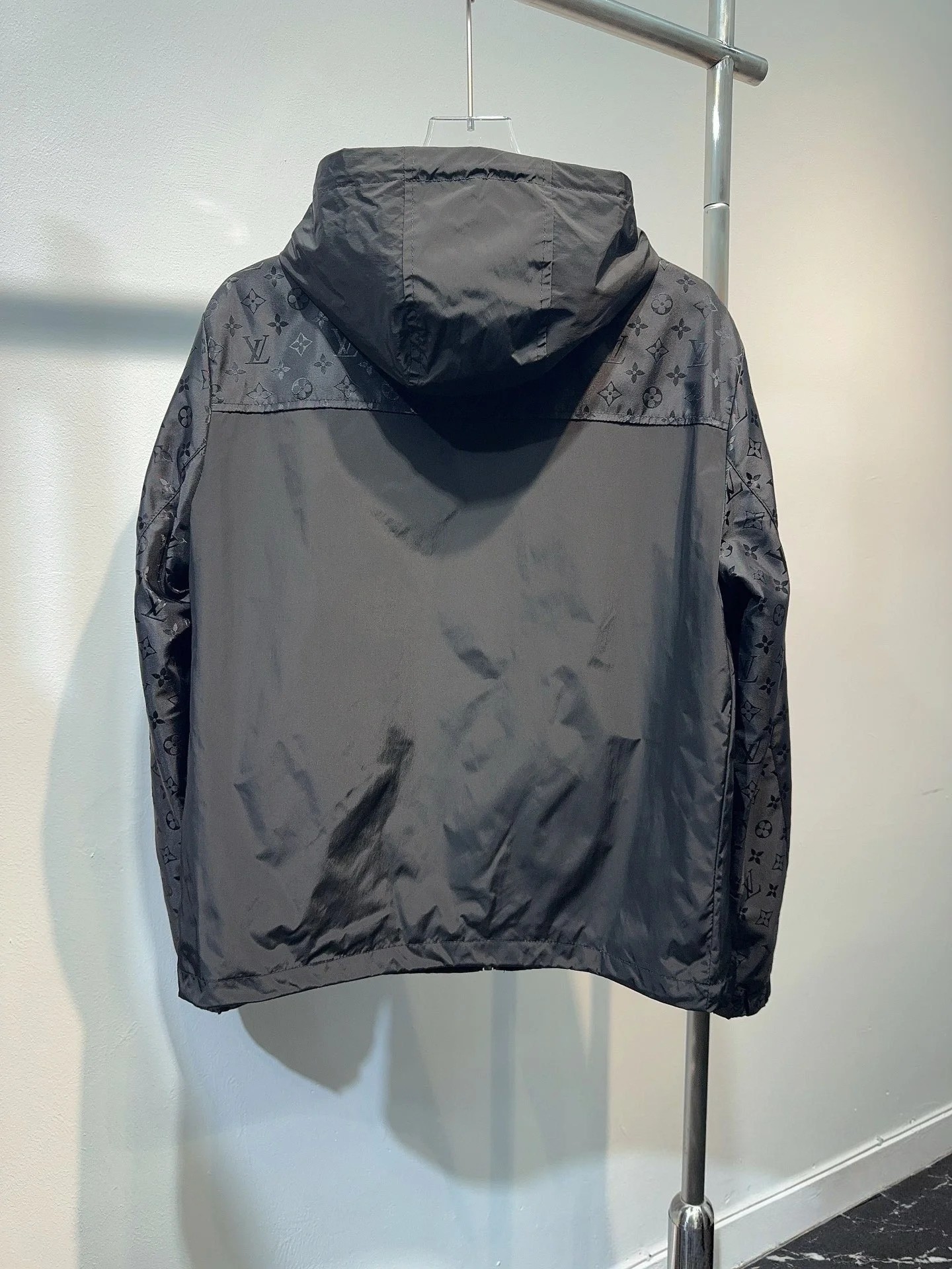 ルイ・ヴィトン「Louis Vuitton」オールオーバージャカード暗紋パネル拼接パーカ／アノラック