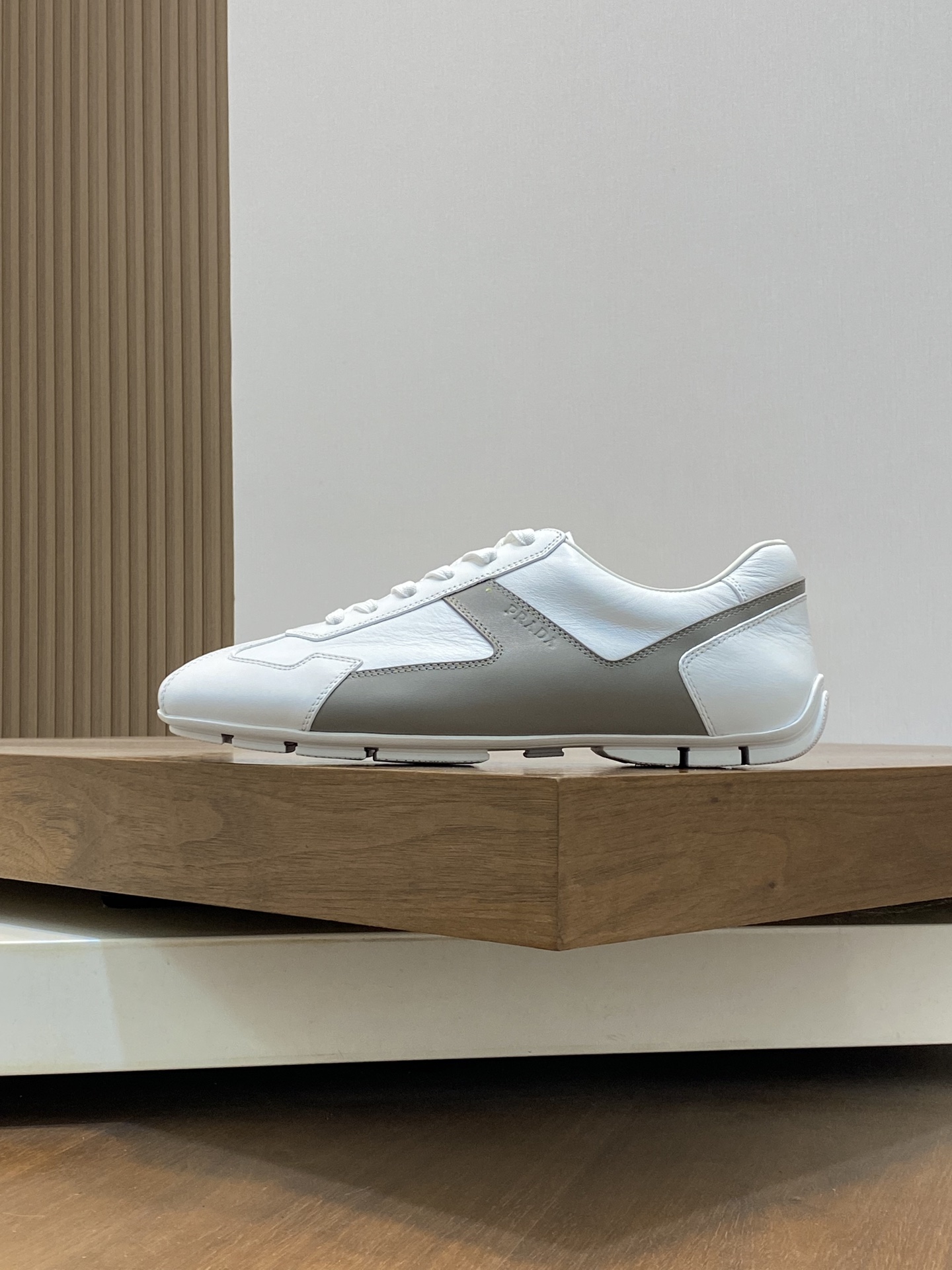 プラダ［Prada］America's Cup レザースニーカー（メンズ）