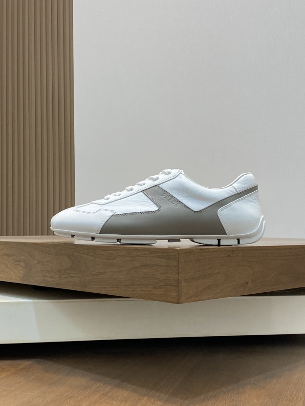 プラダ［Prada］America's Cup レザースニーカー（メンズ）