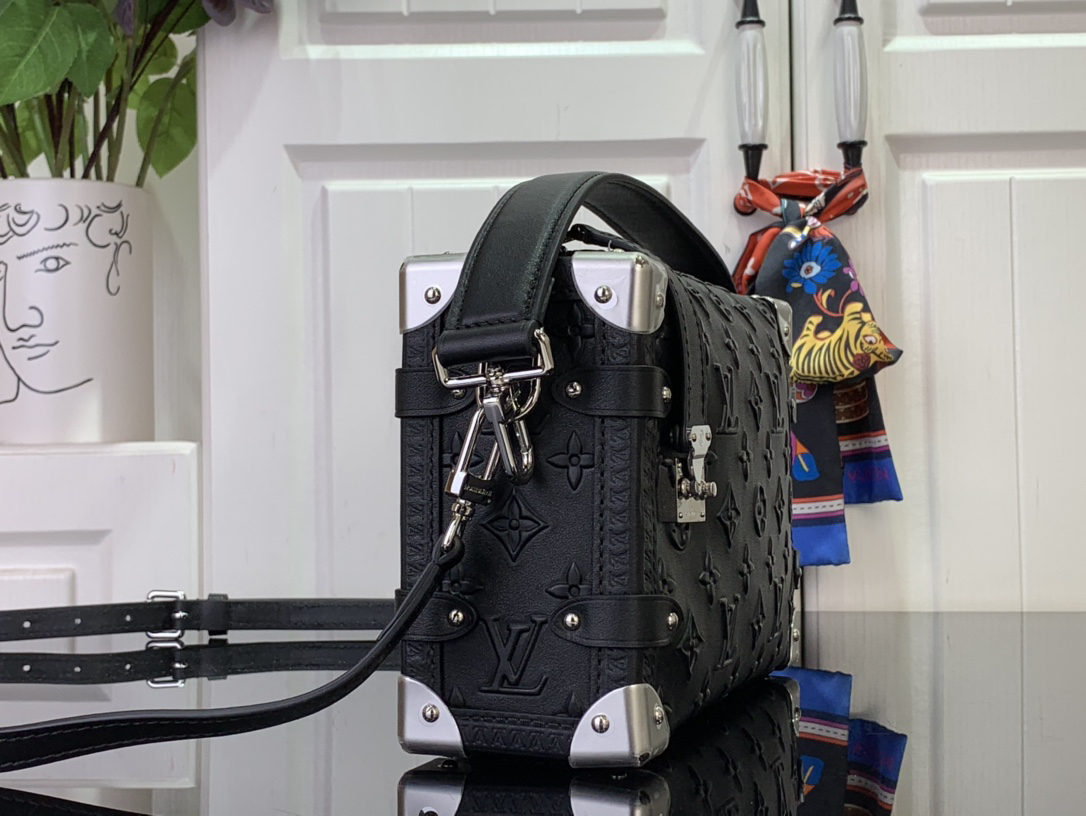ルイ・ヴィトン「Louis Vuitton」Side Trunk、あなたのファッションを一気に引き上げる