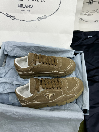 プラダ［Prada］ America's Cup キャンバススニーカー（ユニセックス）