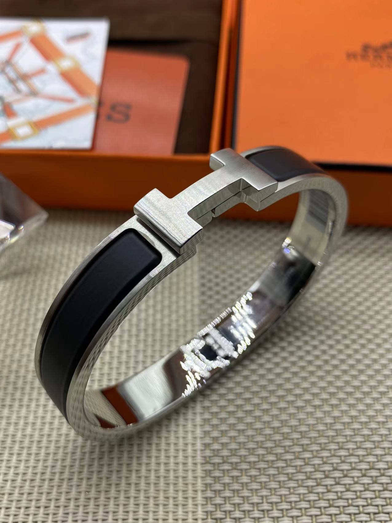 エルメス「Hermès」1900150 メンズ サテン仕上げ ブレスレット18MM