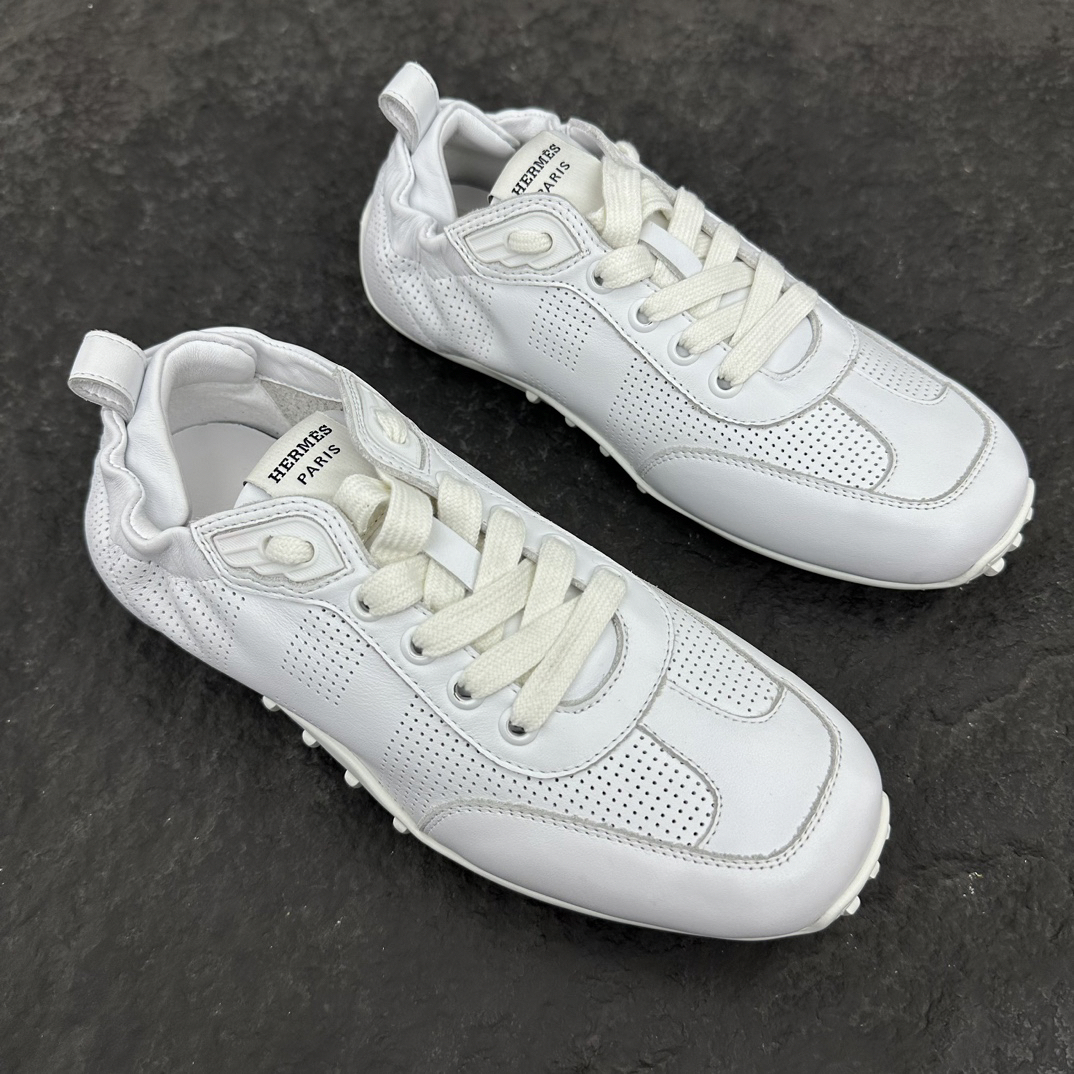 エルメス［Hermès］ イン パーセレーテッド スニーカー