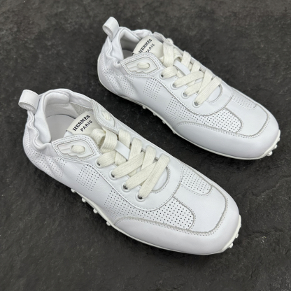 エルメス［Hermès］ イン パーセレーテッド スニーカー