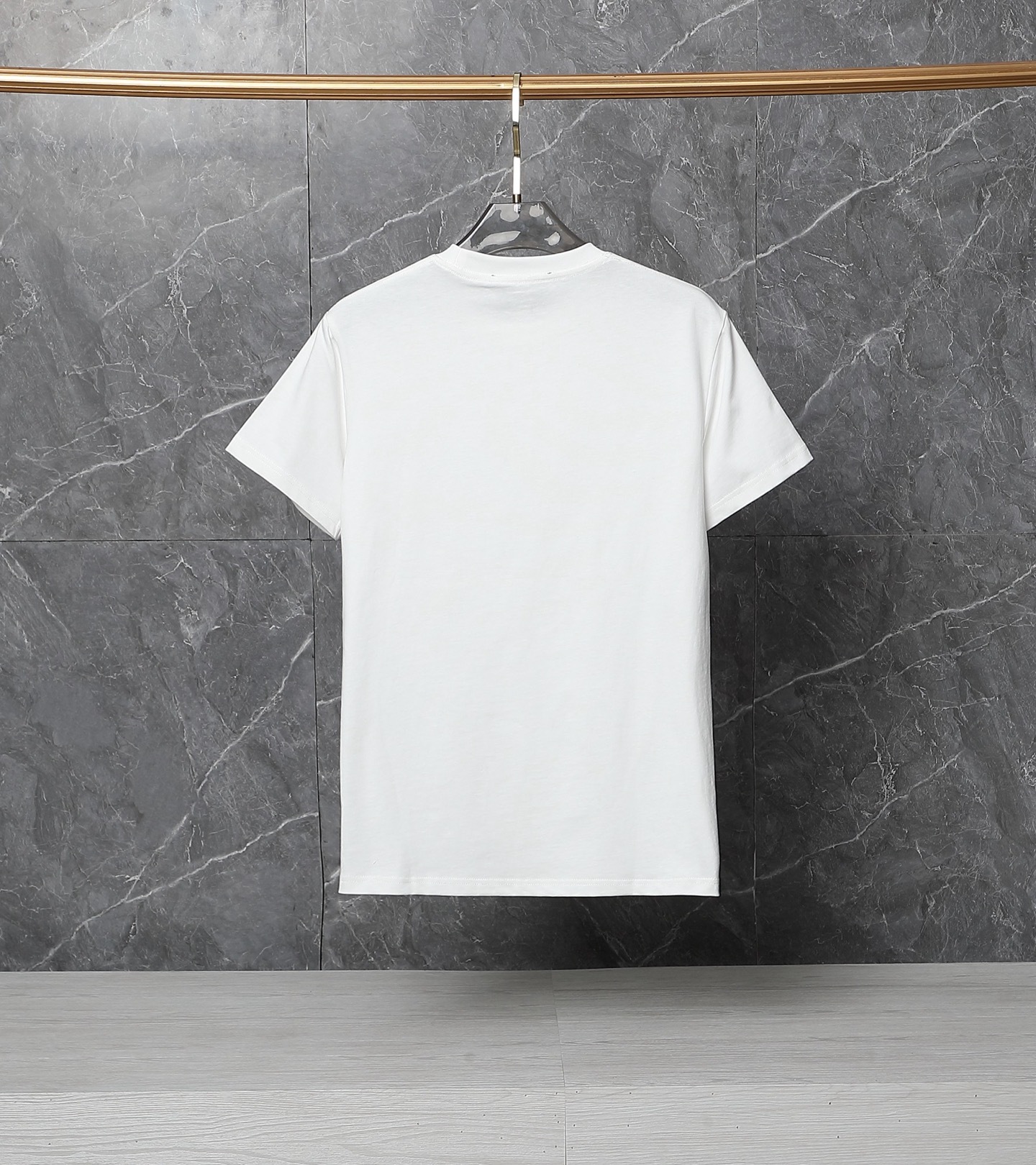 グッチ「Gucci」定番胸元刺繍半袖Tシャツ