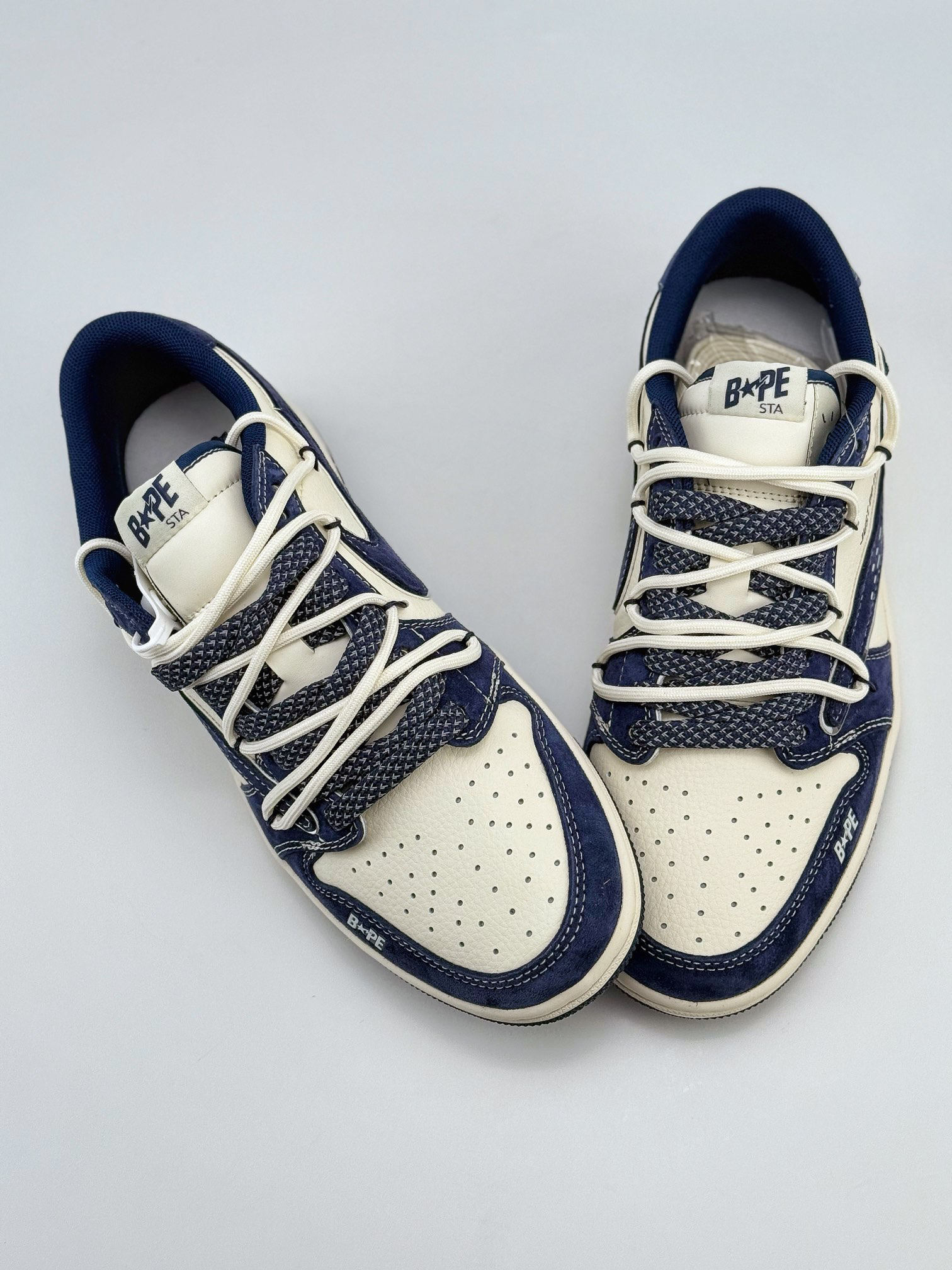 「コラボモデル」Travis Scott x Nikeエアジョーダン 1 ロー 'ミッドナイト ネイビー' - スニーカー