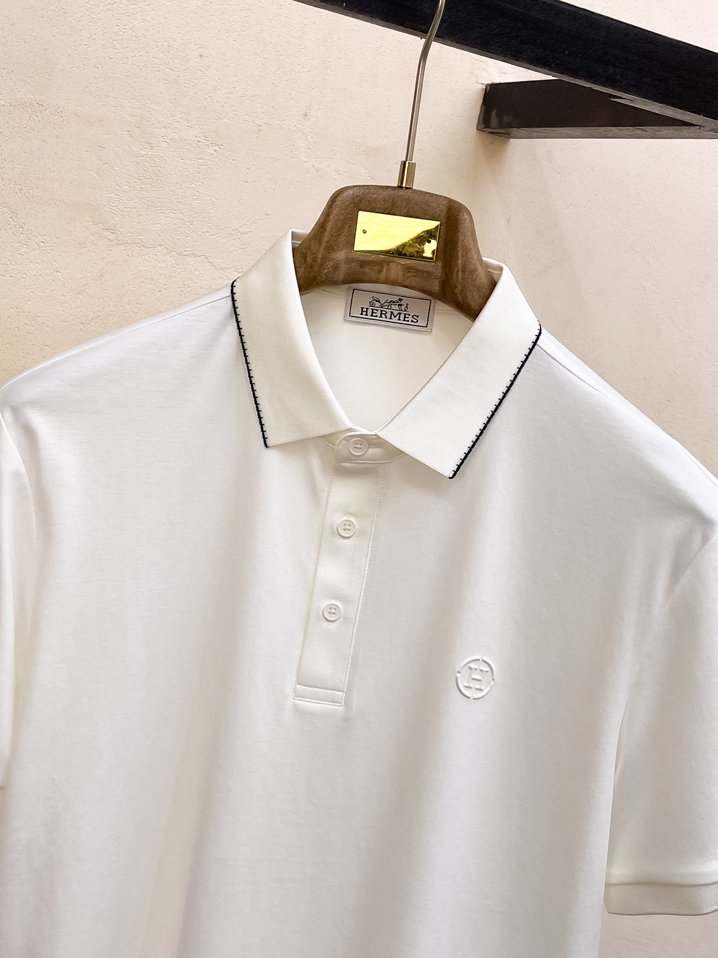 エルメス「Hermès」2025 サマーコレクション メンズ ロゴ入りポロシャツ