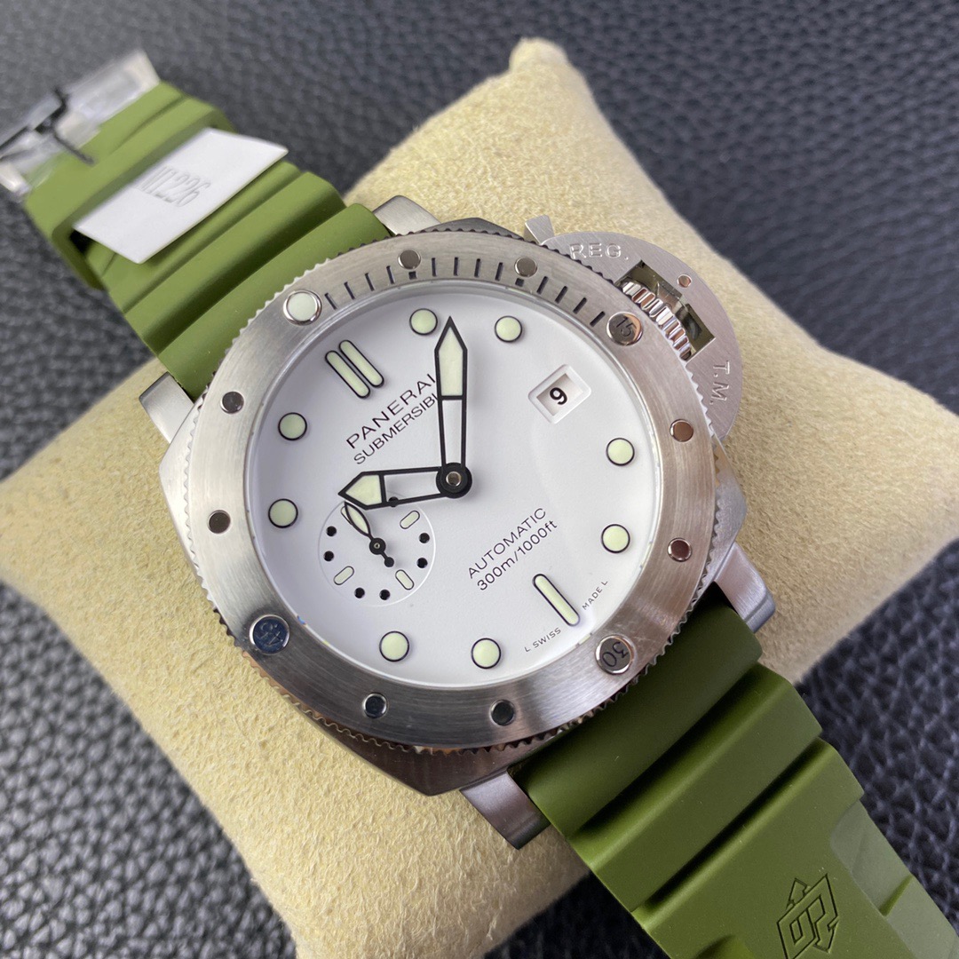 パネライ「Panerai」ルミノール マリーナ クロノグラフ ウォッチ 44mm