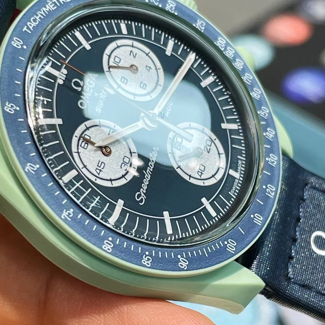 スウォッチ「Swatch」ムーンウォッチ コレクション バイオセラミック クロノグラフ ウォッチ40MM