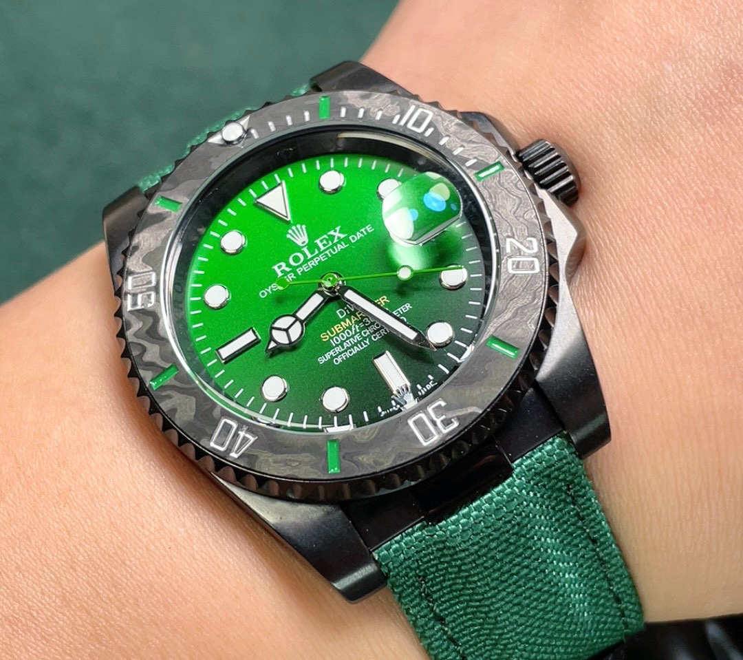 ロレックス［Rolex］DIW サブマリーナー パラキート 40MM