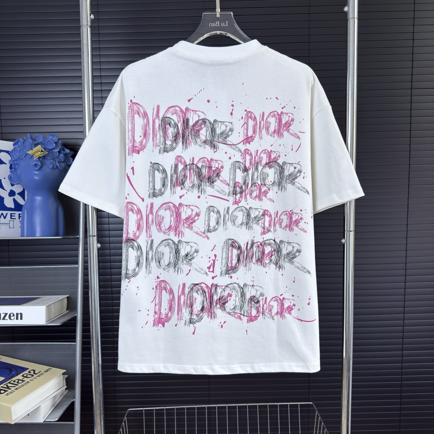 ディオール「Dior」25SS クラシック グラフィティ ロゴ プリントTシャツ