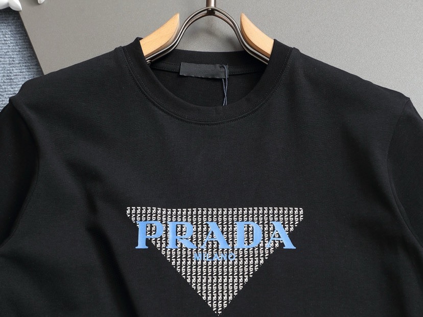 プラダ「Prada」2025SS メンズ クラシックロゴ クルーネックTシャツ