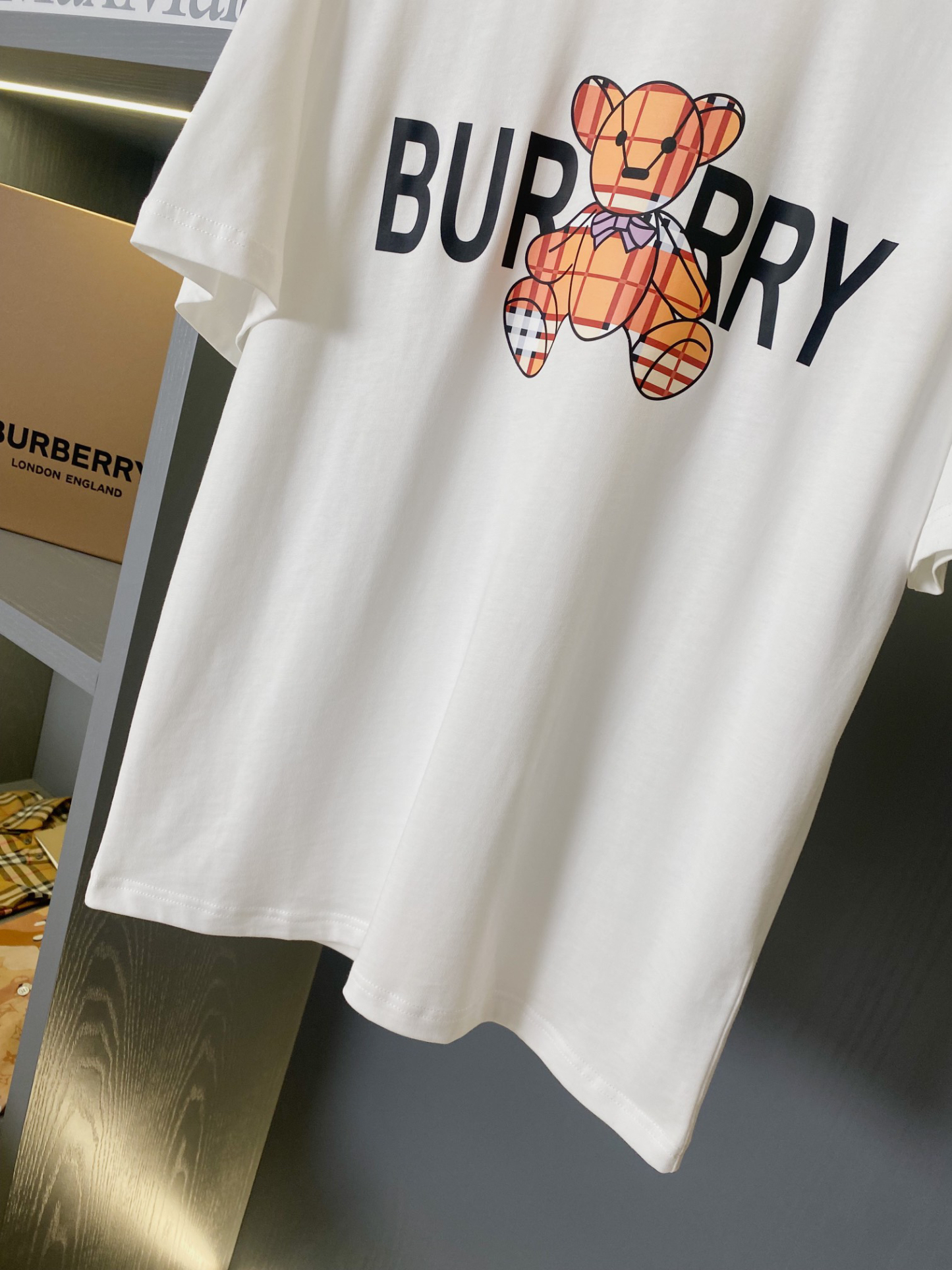 バーバリー「Burberry」ベア モノグラム プリント Tシャツ